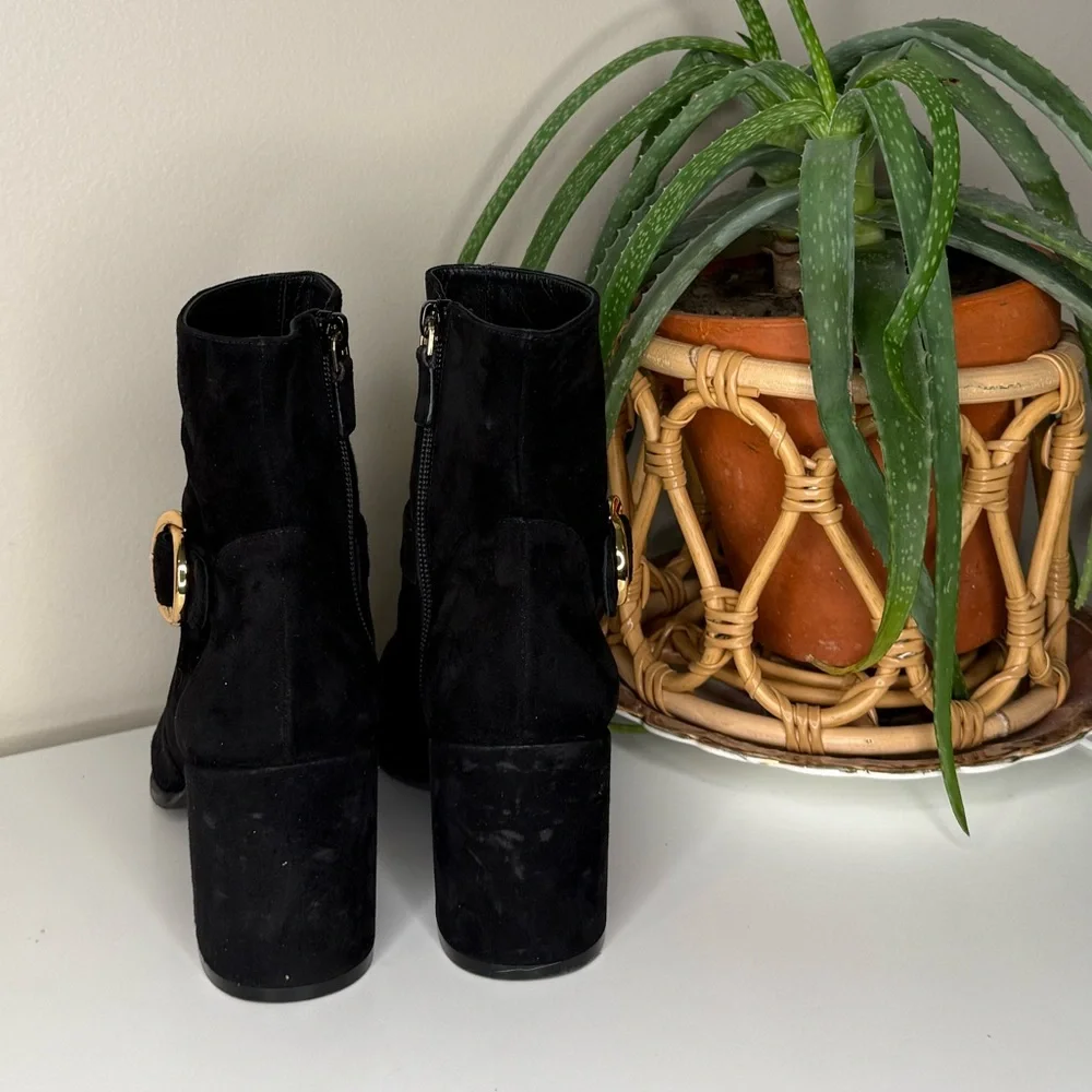 Stuart Weitzman Black Suede Ankle Boots Gold Hardware Block Heel 7.5 - Picture 4 of 13